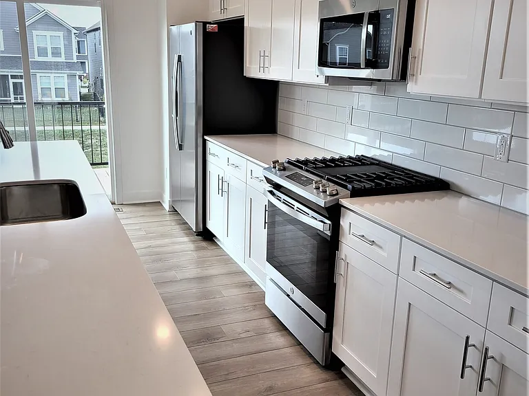 6929 Adalene Ln — Photo 6