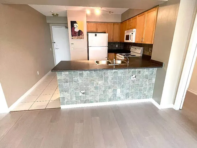 28 E Harrison Garden Blvd #1001 — Photo 8