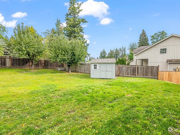 4th image of 1105 Tacoma Avenue