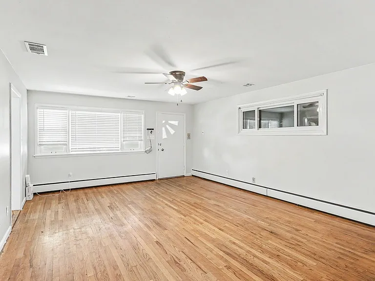 103 Maple Ave — Photo 5
