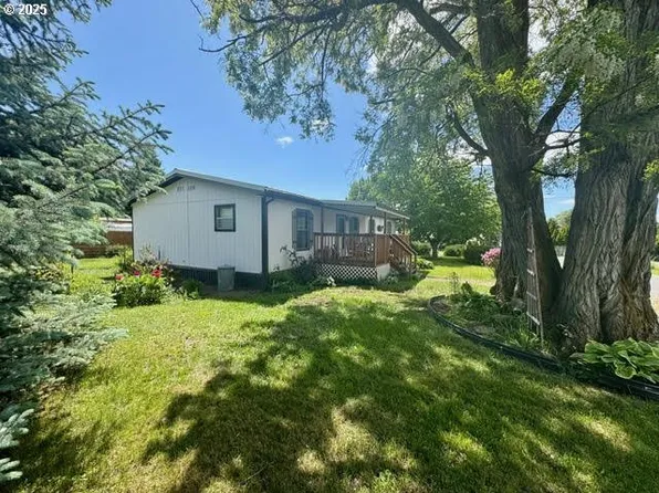701 Caddie St, Cove, OR 97824