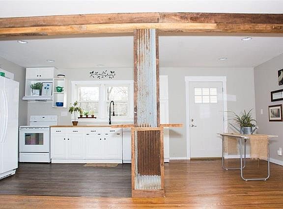 5th image of 6435 Melrose Ln