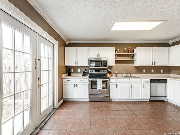5th image of 8223 LAUREL BND