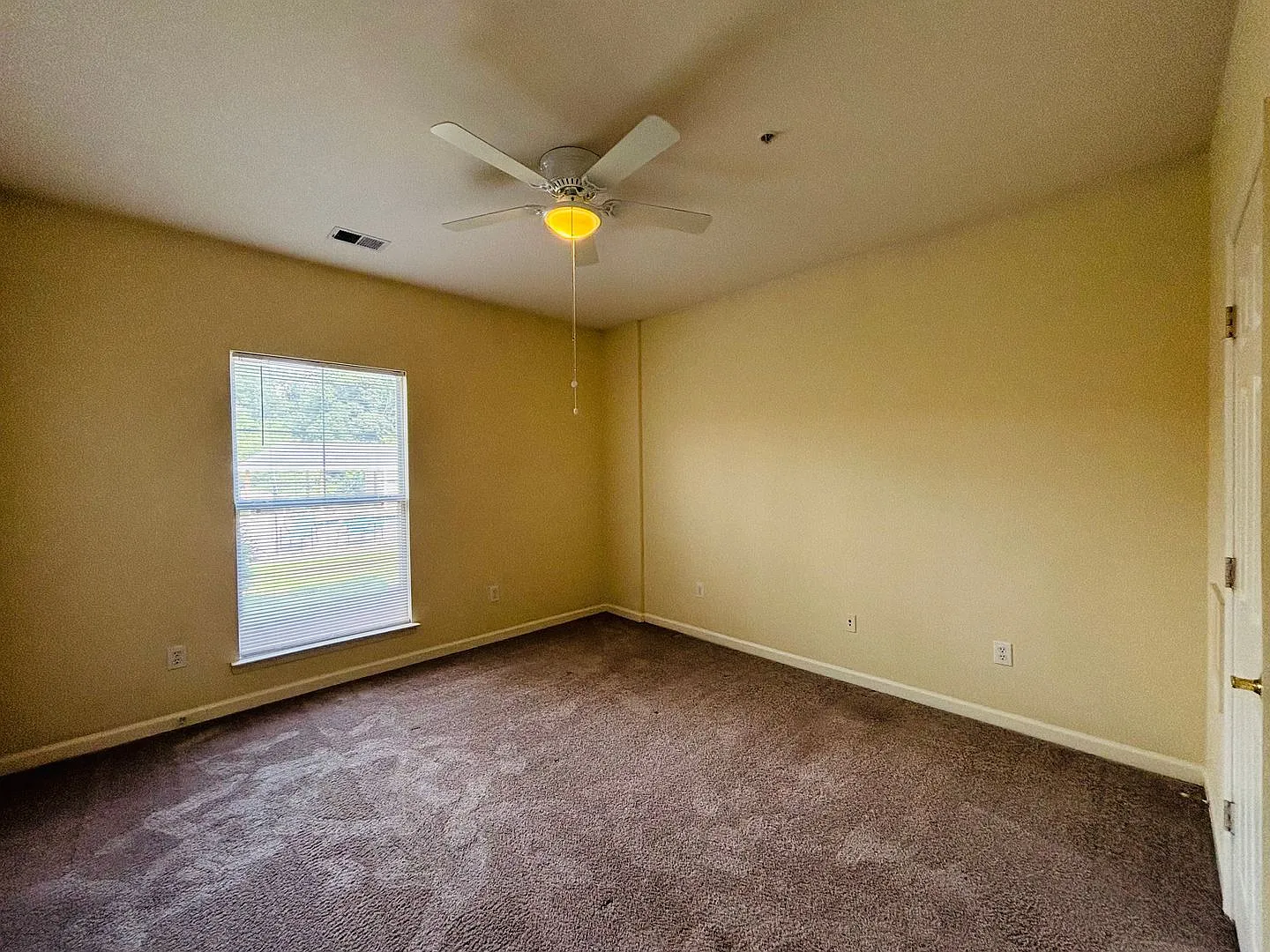 3 Bedroom, 2 Bath Condo — Photo 3