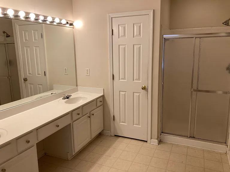 702 Wamock Dr — Photo 11