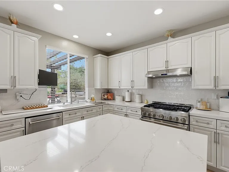 28304 Linda Vista St — Photo 16