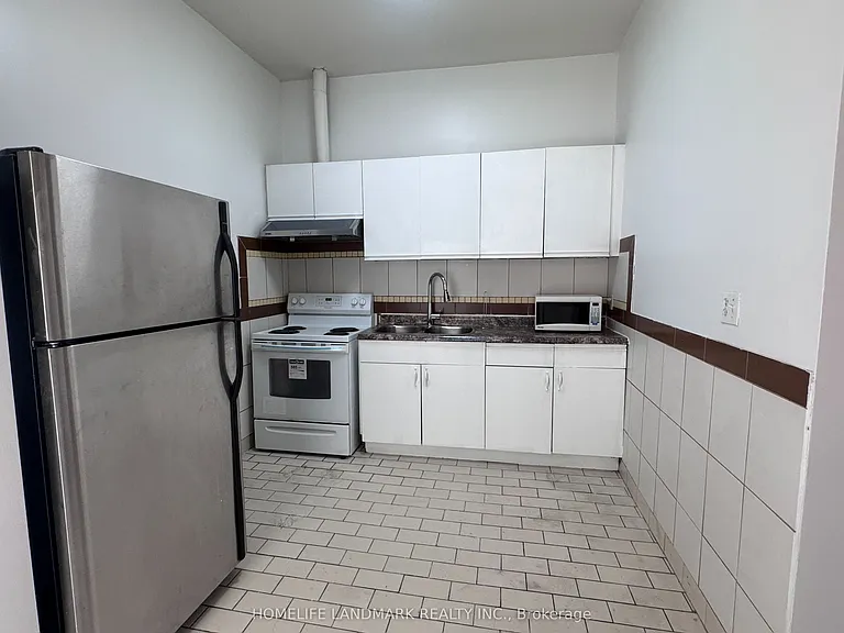 450 Spadina Ave #3-2 — Photo 3