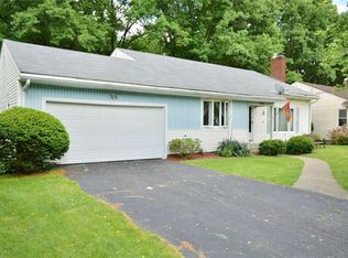 3289 Cricket Dr, Youngstown, OH