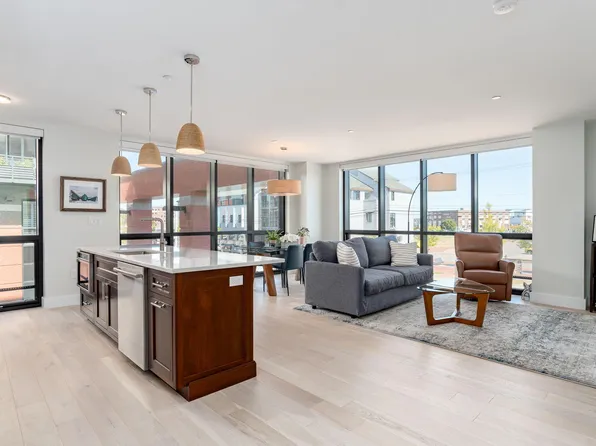 387 Commercial Street #205, Portland, ME 04101