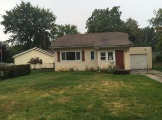 1148 Quentin Rd, Eastlake, OH 44095