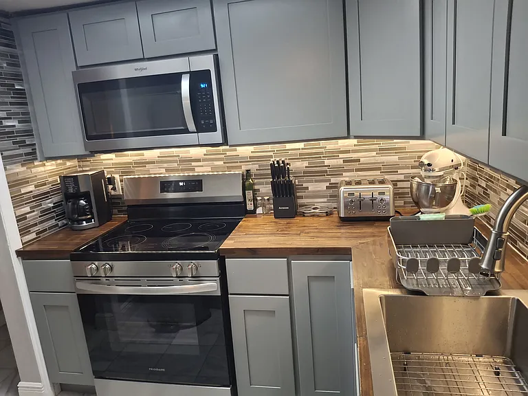 1257 Drew St #1 — Photo 6