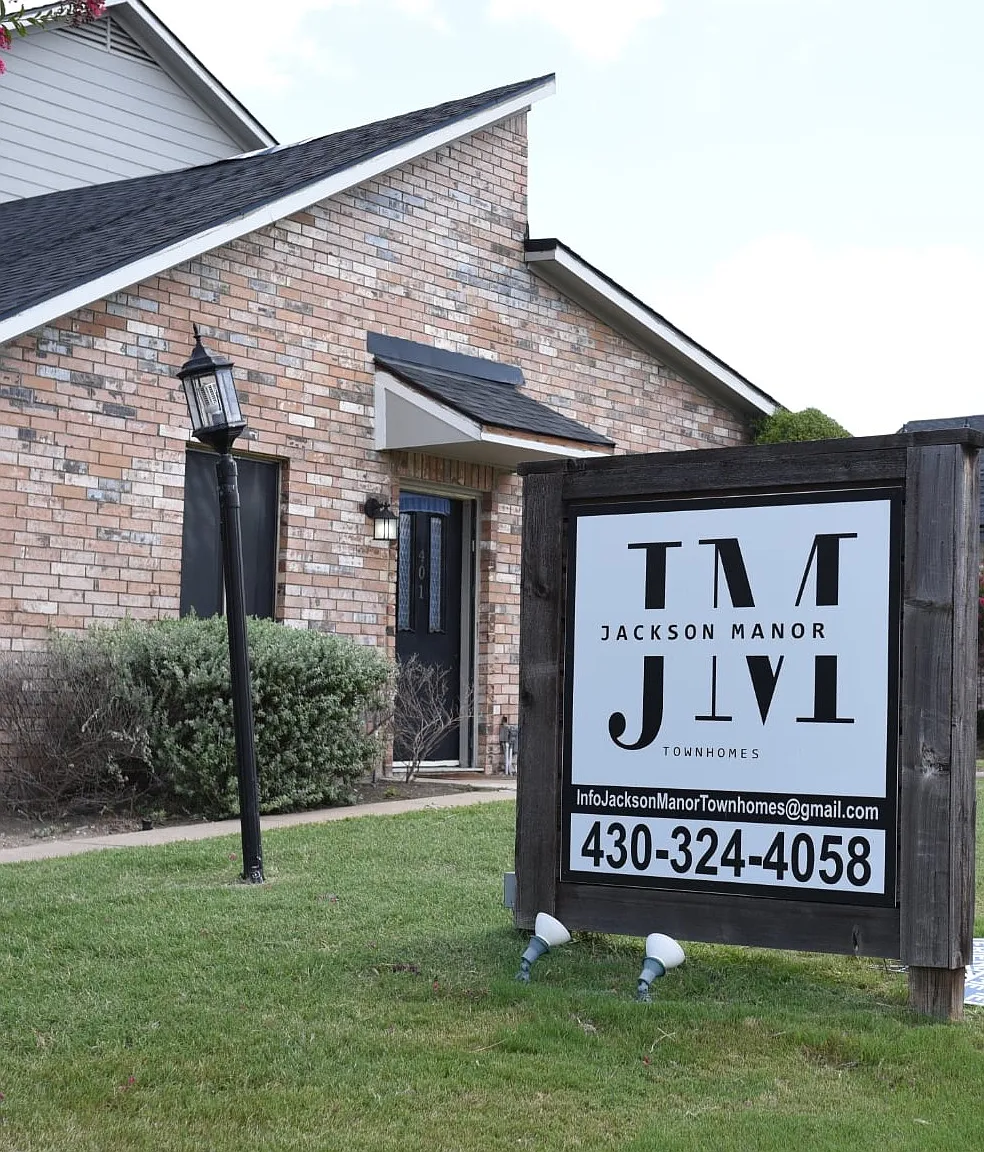 Jackson Manor Town Homes — Photo 1
