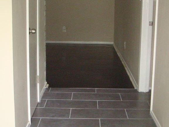 4th image of 109 E Moore St