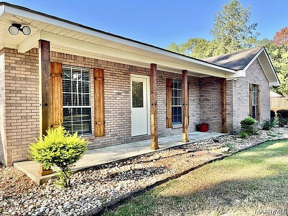 4th image of 2625 Lakeview Cir