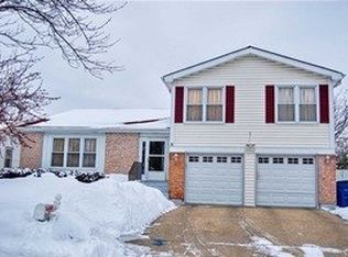1940 Burr Oak Ln, Glendale Heights, IL