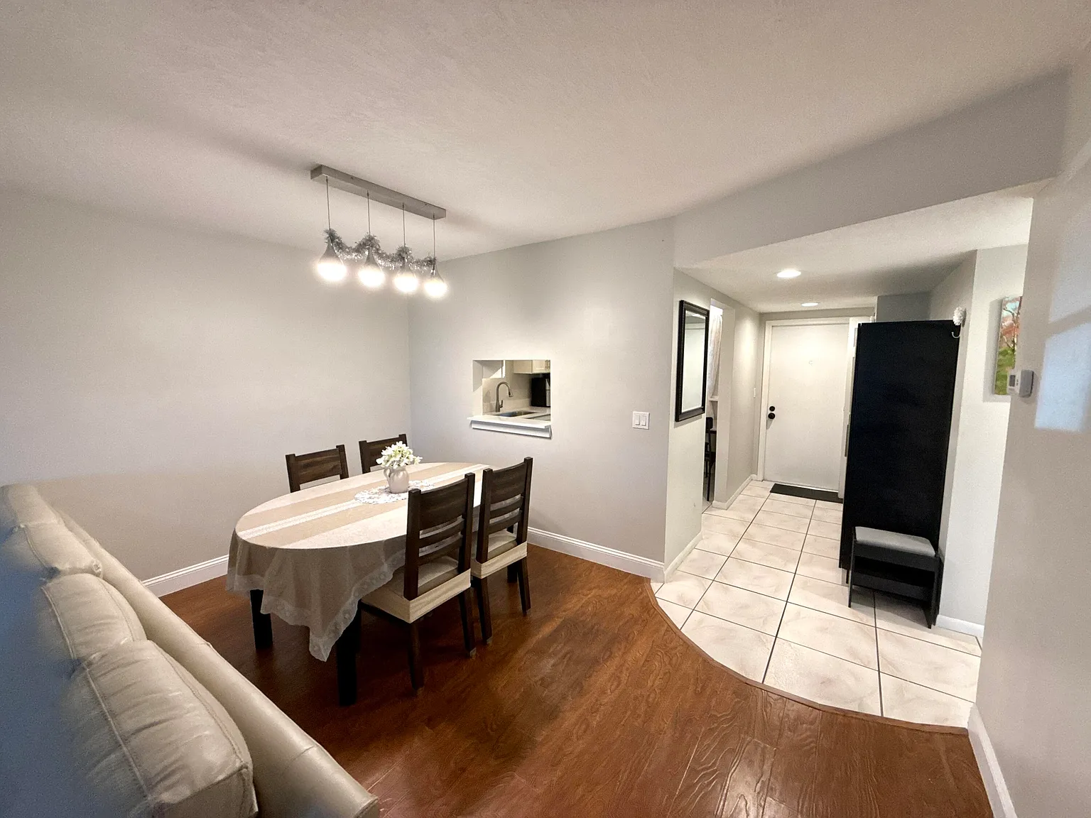 2 bed, 2.0 bath, 1023 sqft, $2,400 — Photo 3