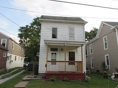 2nd image of 607 2nd St