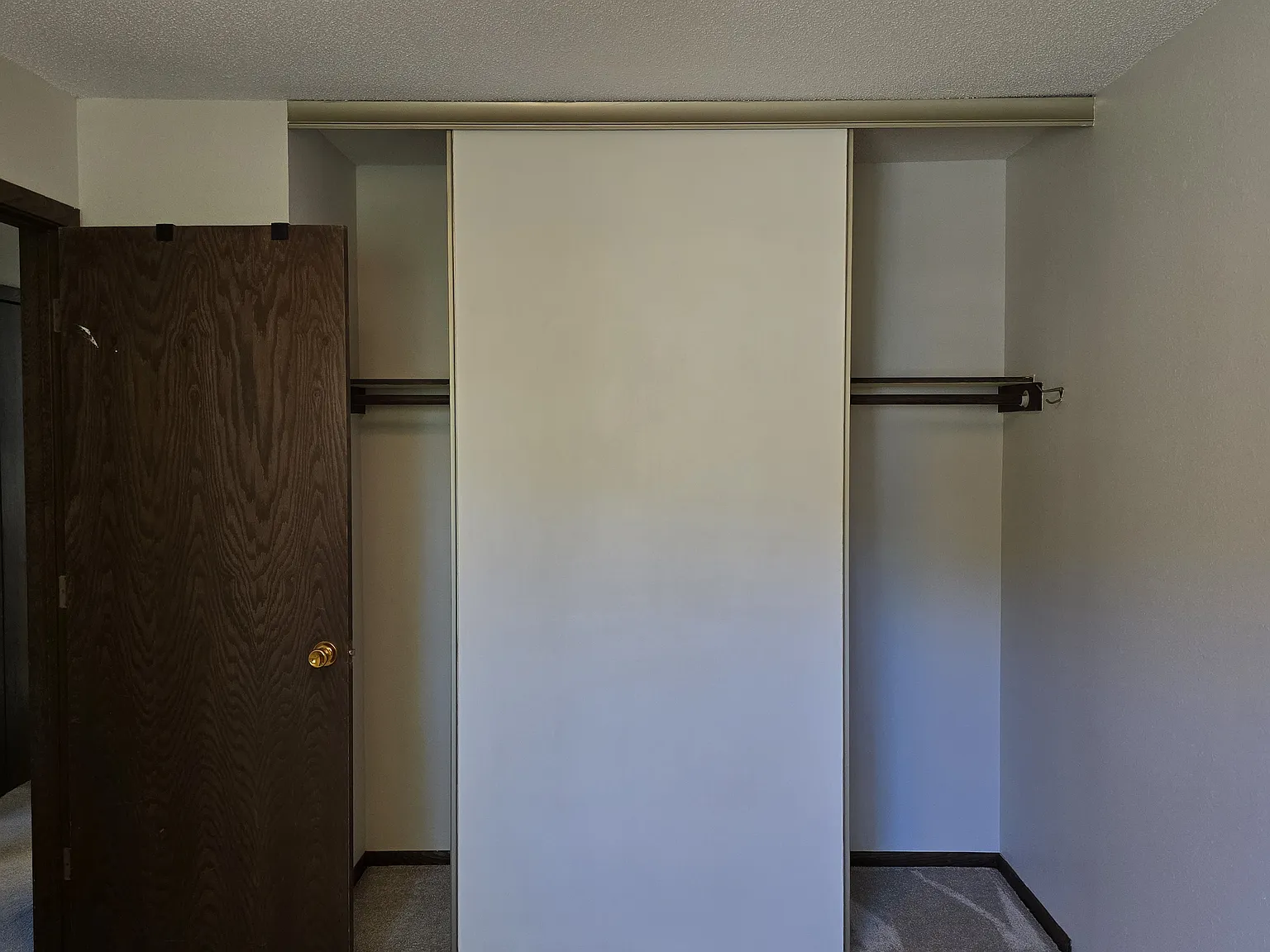3 bed, 1480 sqft, $2,380 — Photo 3