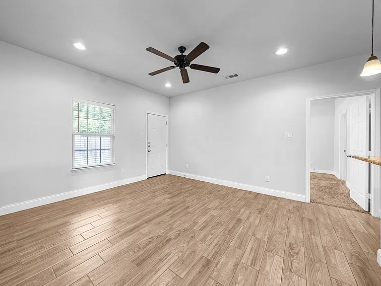 4810 Jefferson St — Photo 11