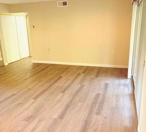 4th image of 286 Oak Leaf Dr #23