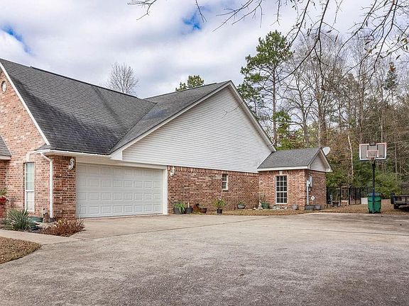 4th image of 318 Pepper Tree Ln