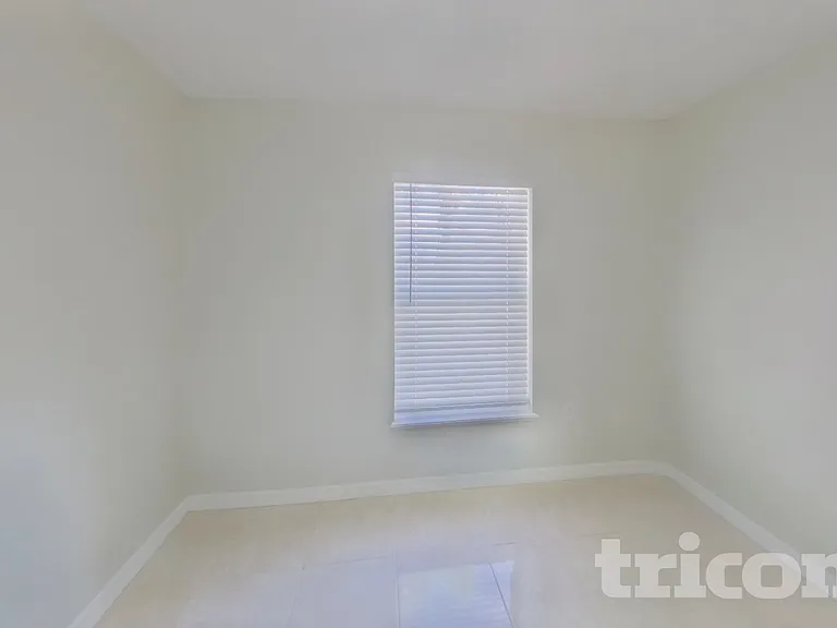 311 Ferrara Ct — Photo 15
