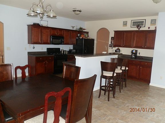 Kitchen (w/ Sitting area)