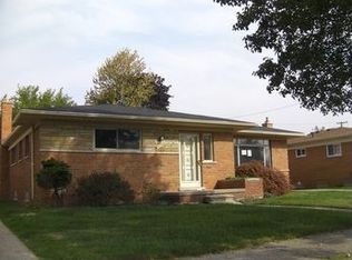 15330 Rosemary Ave, Oak Park, MI 48237
