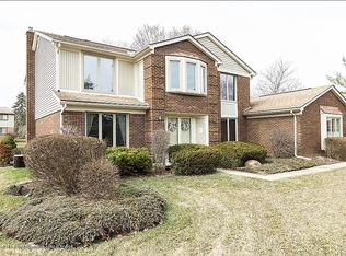 37052 Carla Ct, Farmington Hills, MI 48335