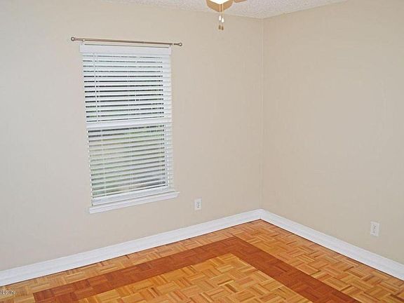 2nd image of 1946 Burgess Hill Cir W