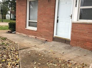 102 Barnsback St APT 1, Troy, IL 62294