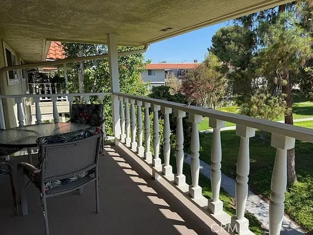 3 bed, 2.0 bath, 1500 sqft, $3,200 — Photo 3