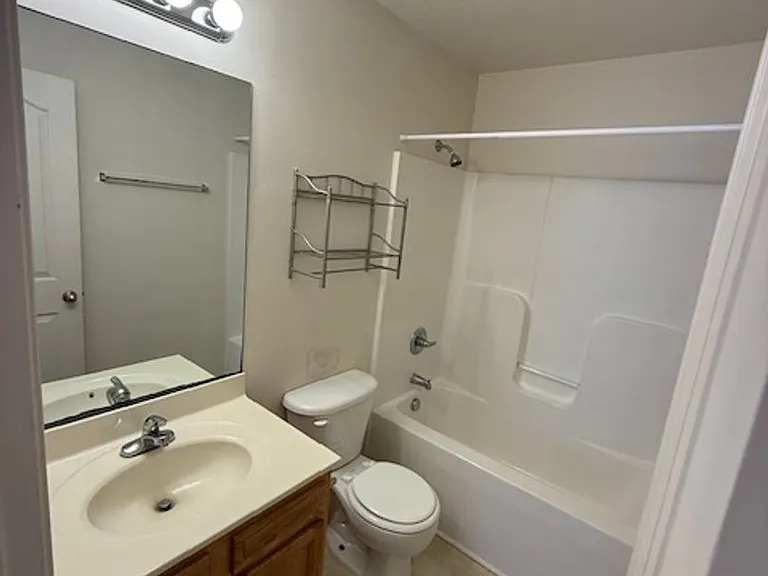 500 Springwood Dr — Photo 14