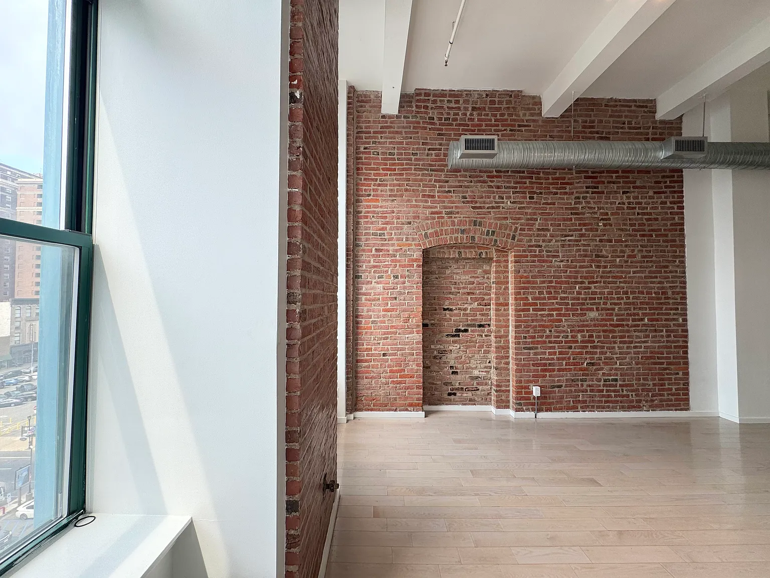 2 bed, 922 sqft, $2,800 — Photo 2
