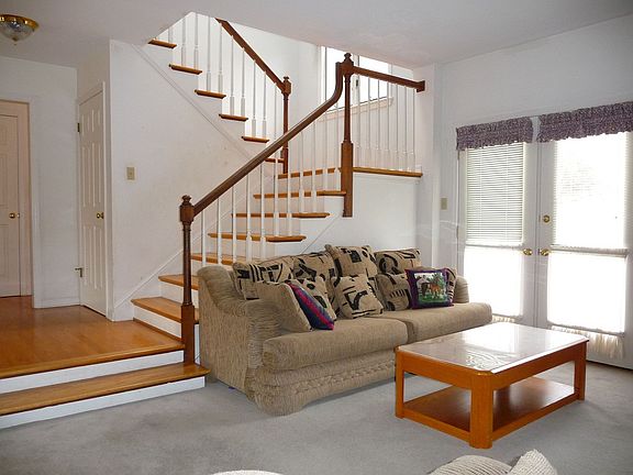 Stair to Upper Level