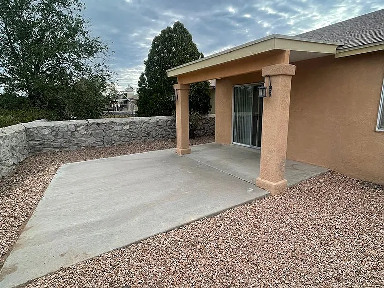 5015 Emerald St — Photo 16