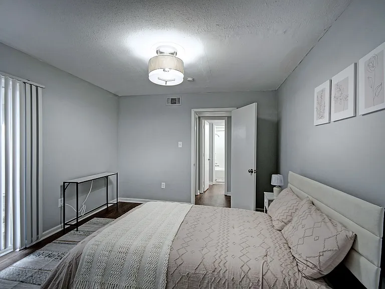 225 W McDowell Rd — Photo 15