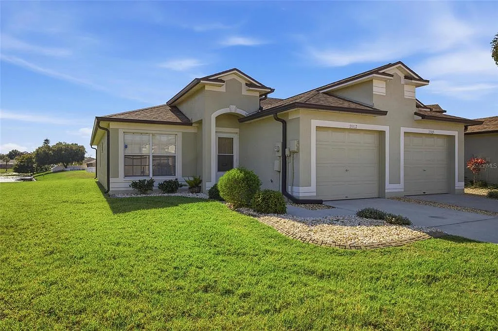 2 bed, 2.0 bath, 1130 sqft, $1,900 — Photo 4