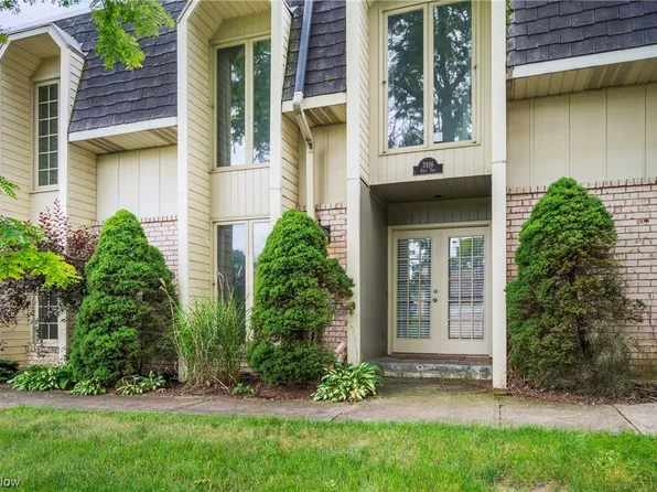 3916 Burrwood Dr #10, Richfield, OH 44286