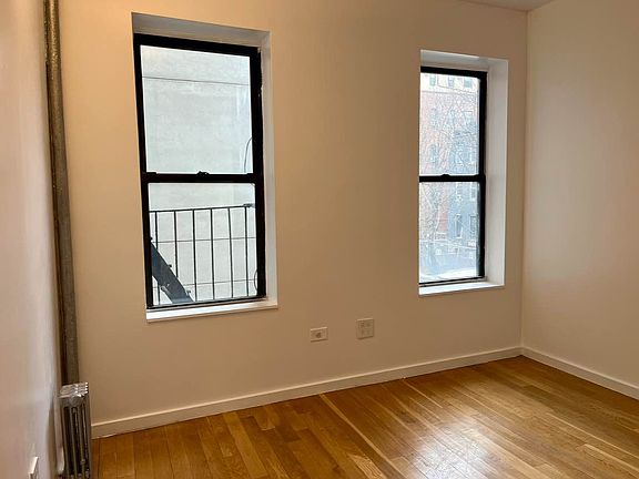 4th image of 3694 Broadway #B