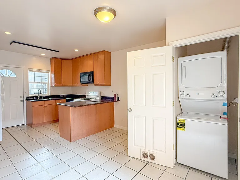 2239 Haste St #2239 — Photo 3