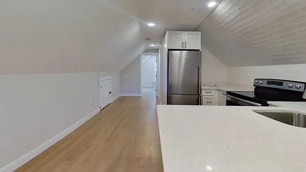 2 bed, $3,200 — Photo 2