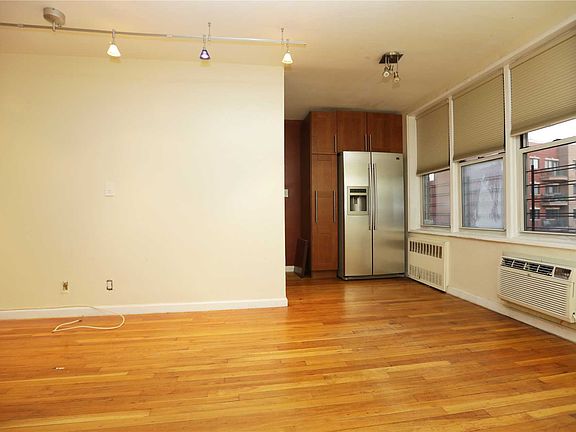 3rd image of 14220 84th Dr APT 6M