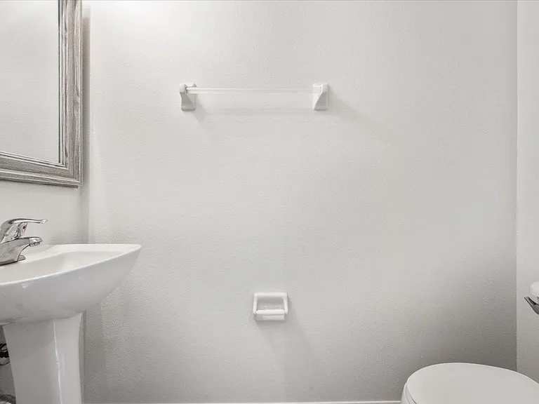 2106 SE Grand Dr — Photo 12
