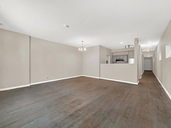 3rd image of 817 S Kedzie Ave #1