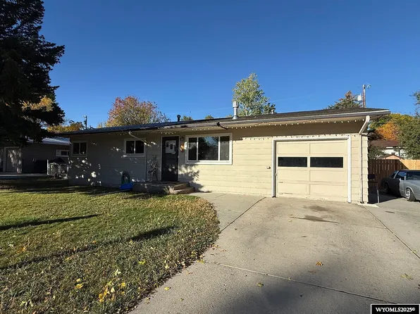1104 Big Horn Dr, Riverton, WY 82501