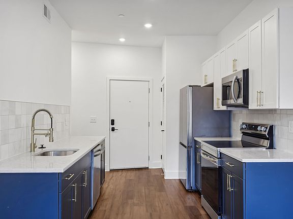 3rd image of 6365 Germantown Ave #403