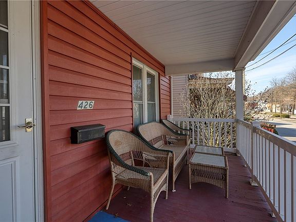 4th image of 426 James St