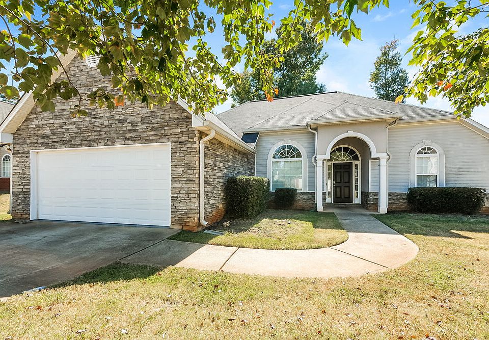 1st image of 5465 Yellow Pine Dr