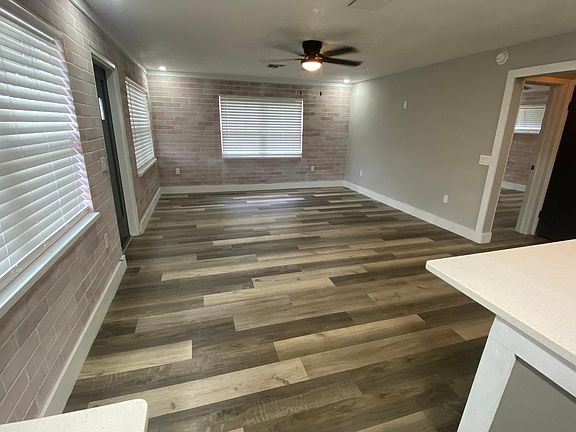 3rd image of 606 N New Hampshire Ave #606